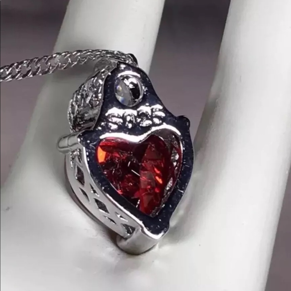 Red Heart Matching Pierced Earrings & Pendant Set - Picture 5 of 7